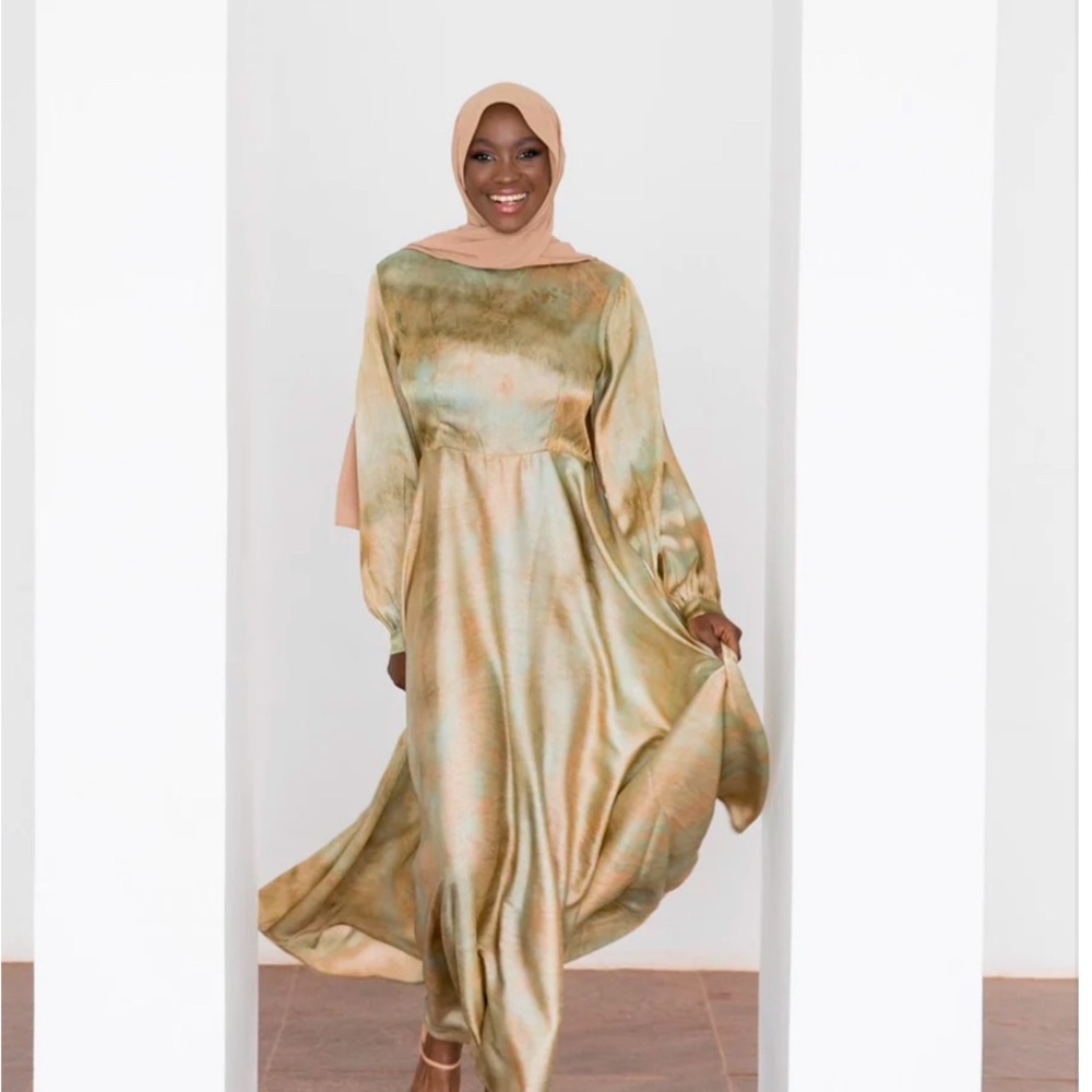 Podur modest occasion dress. Worn once